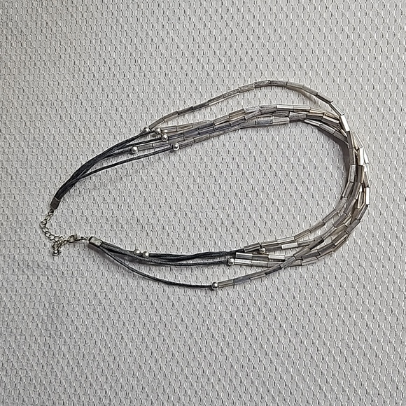 CORD NECKLACE SILVER & GREY BEADS - Picture 3 of 8